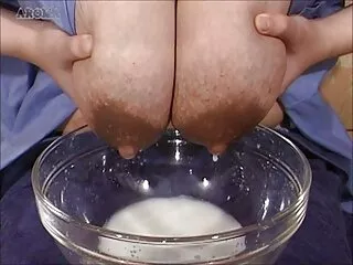 Ինքներդ ձեզ ենթարկվեք MILFS- ին